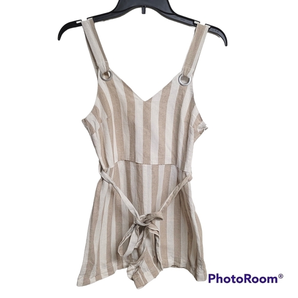 Coco + Jaimeson White And Tan Striped Tie Waist Linen Romper - Picture 2 of 7
